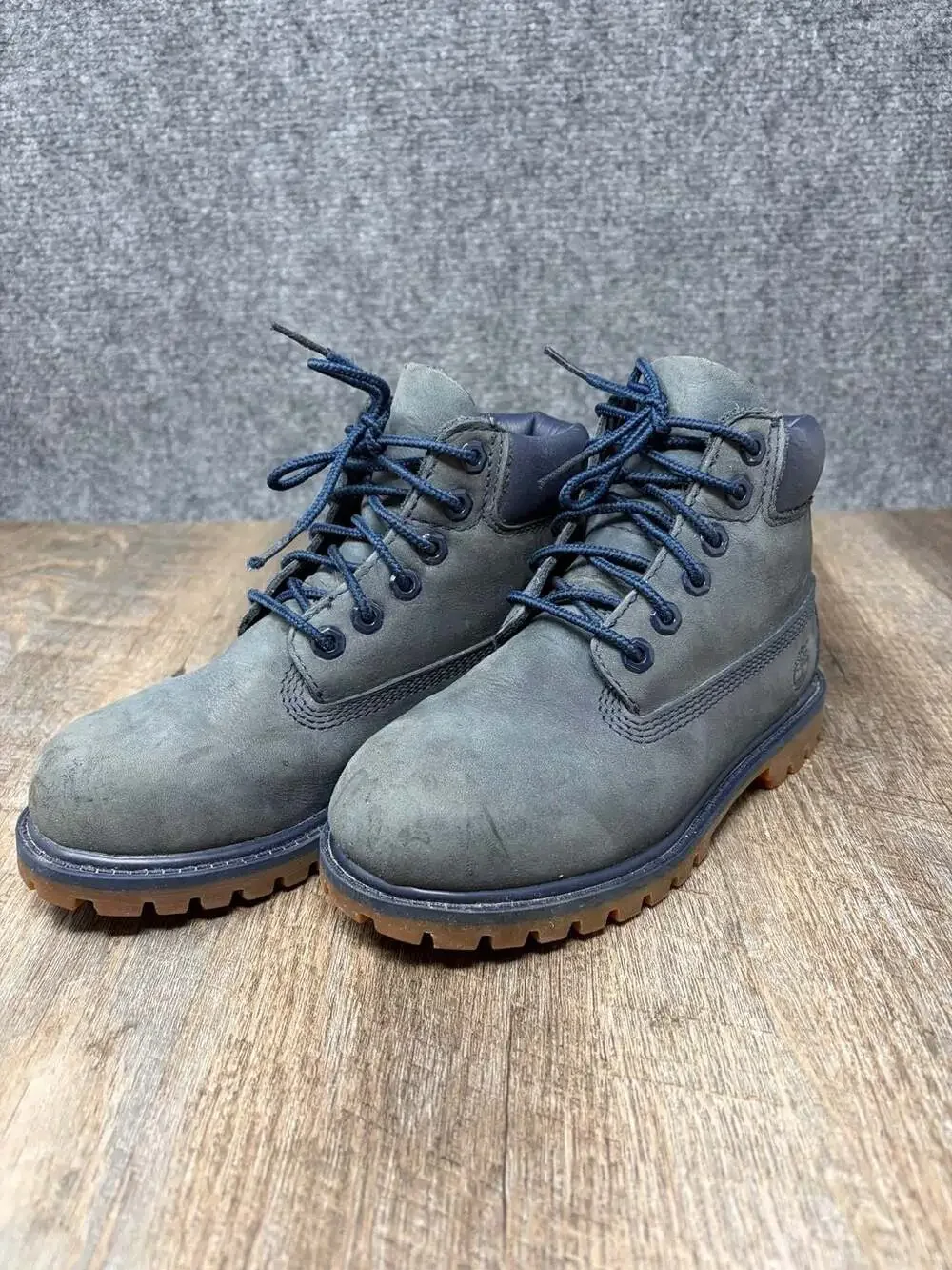 Timberland 6-Inch Premium Waterproof work Boots navy blue Nubuck Youth 12 GUC